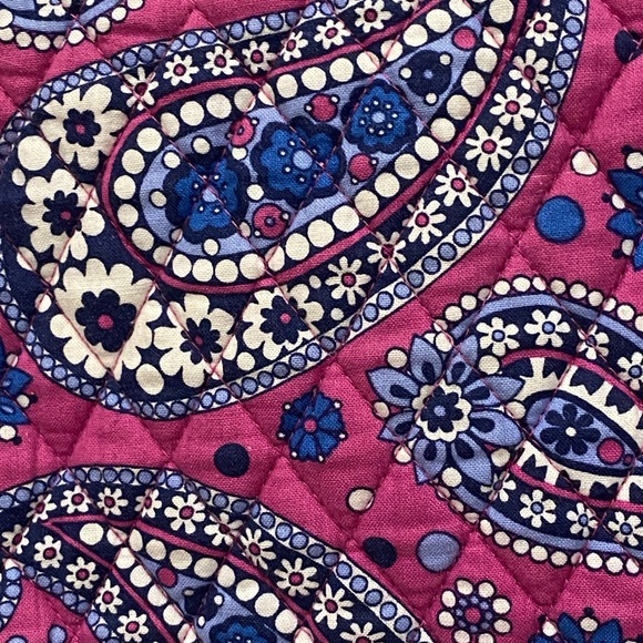 Vera Bradley Weekender Duffle Bag Boysenberry Paisleys Quilted Cotton Fabric EUC - Picture 2 of 8